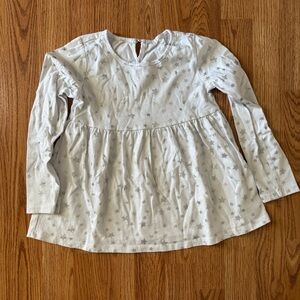 Girl’s White Star Pattern Top w/Button Keyhole Longsleeve Size 6-7